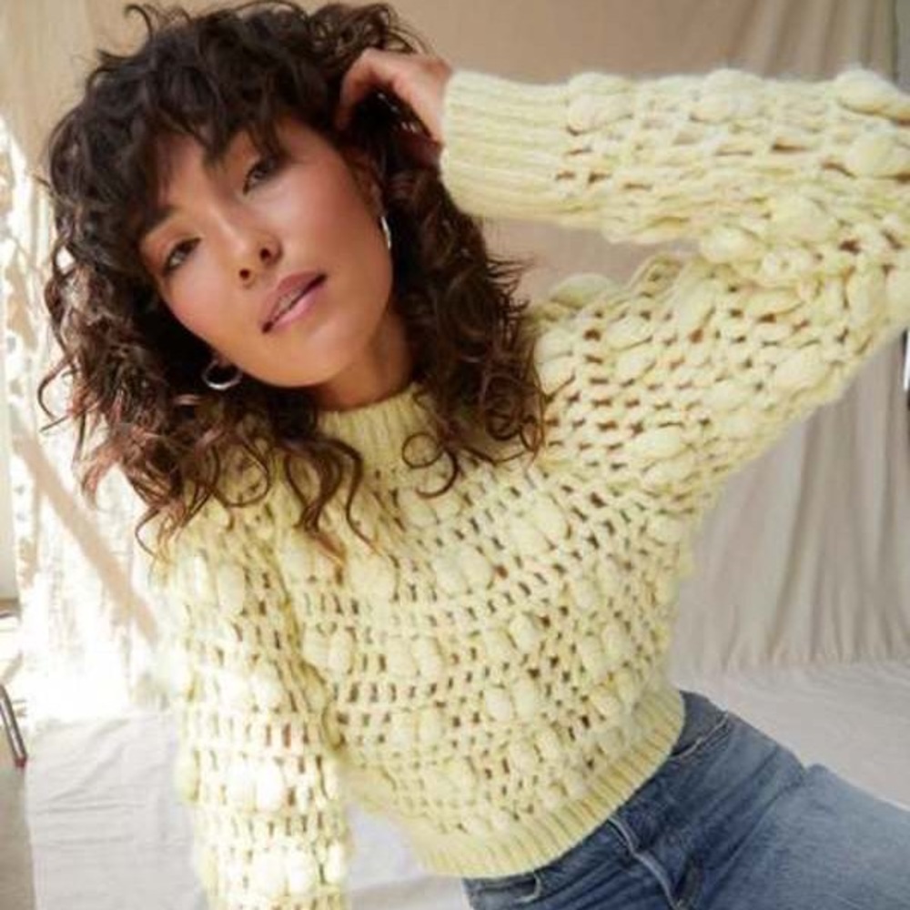 Amo raglan crochet sweater in bitter lemon